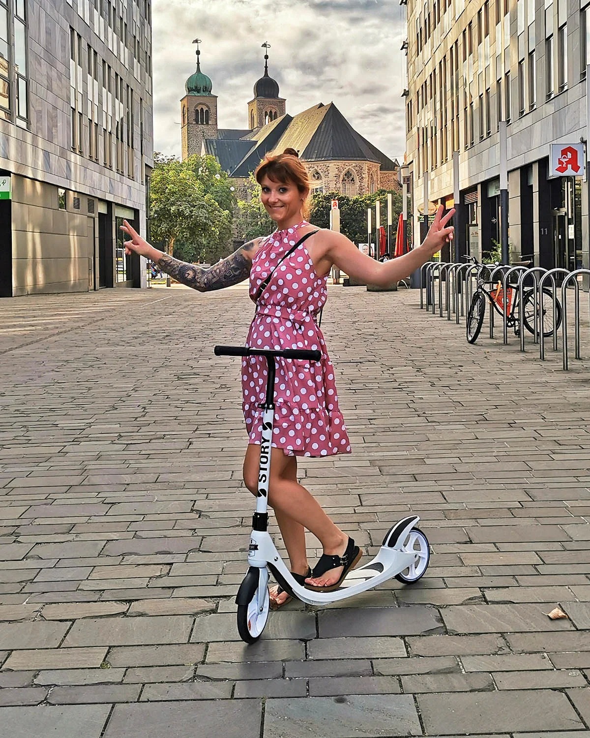 Story City Ride Adjustable Kick Scooter