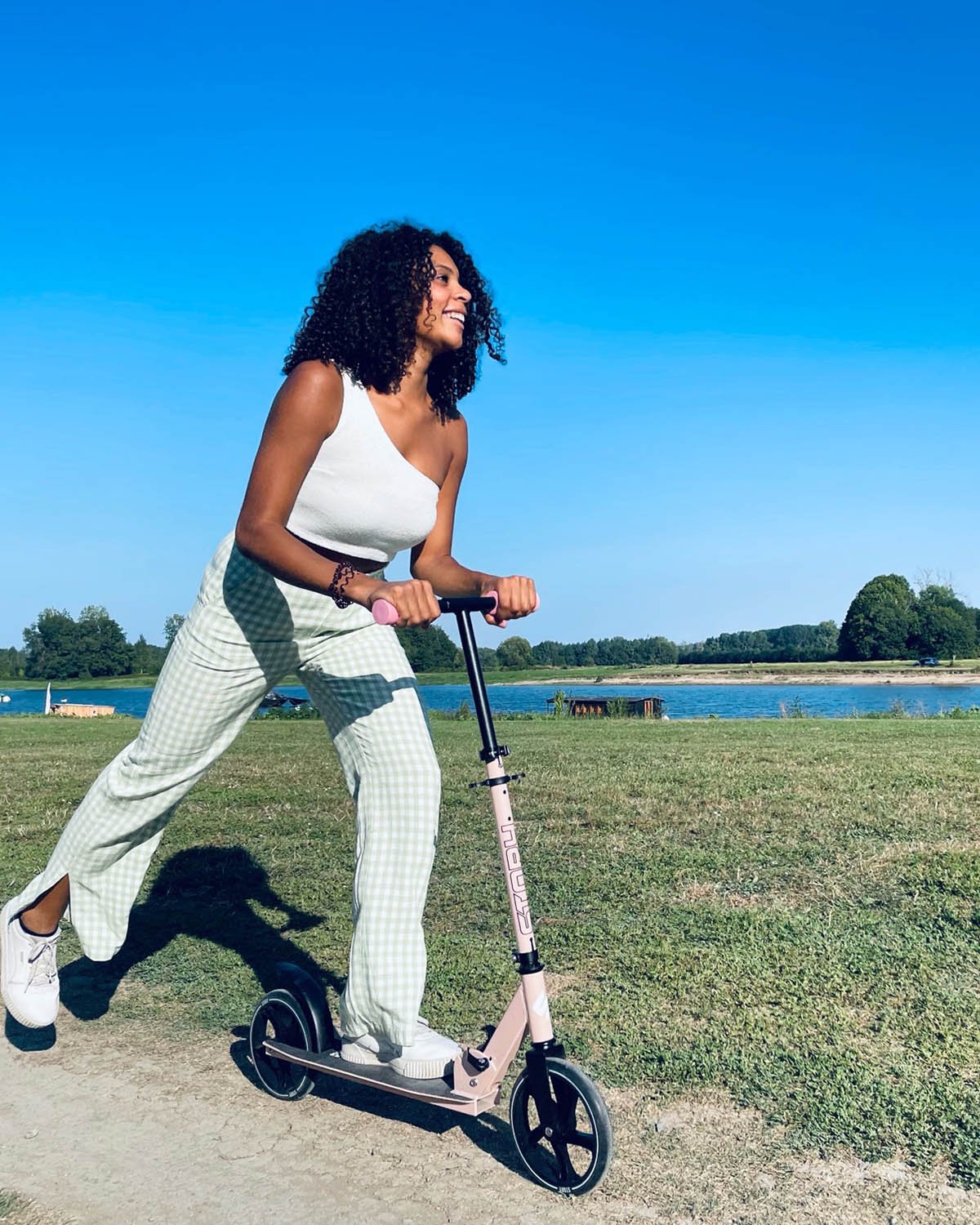 Story Lux Adjustable Kids Kick Scooter