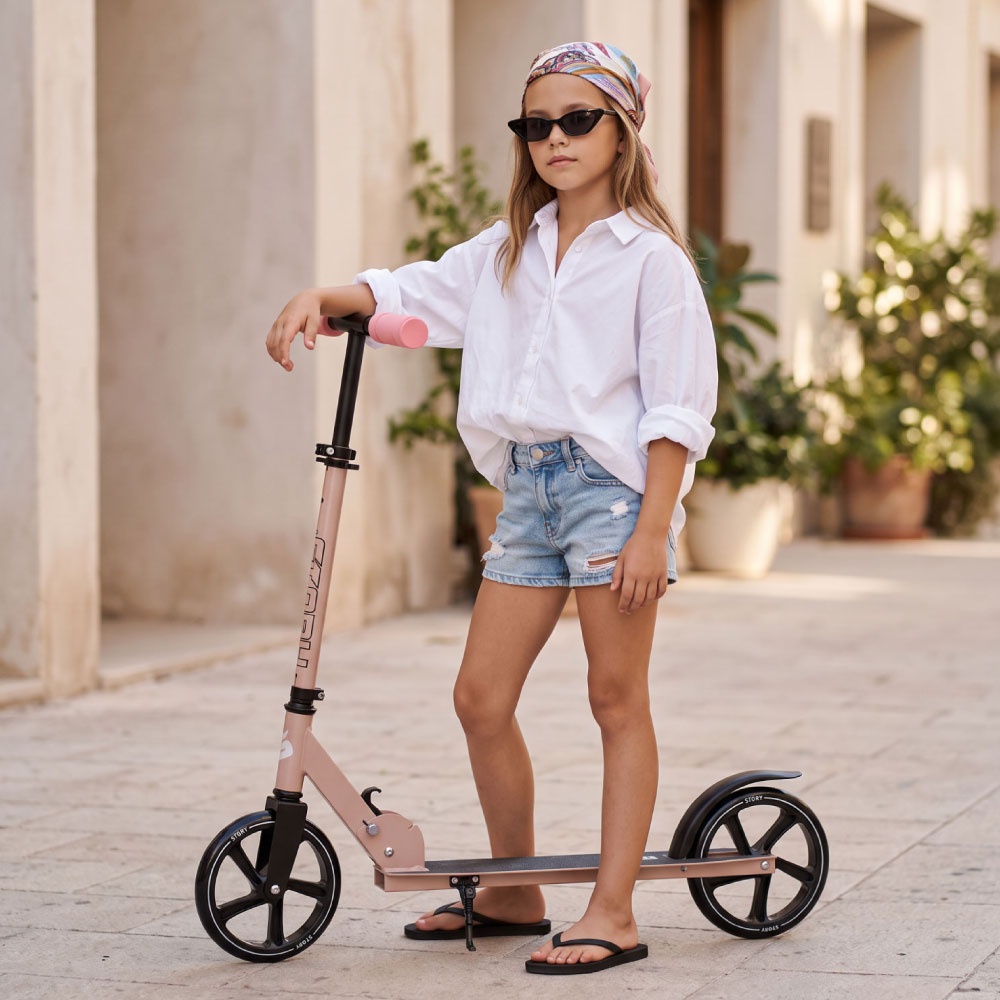 Story Lux Adjustable Kids Kick Scooter