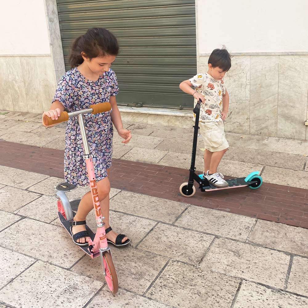 Story Lux Adjustable Kids Kick Scooter