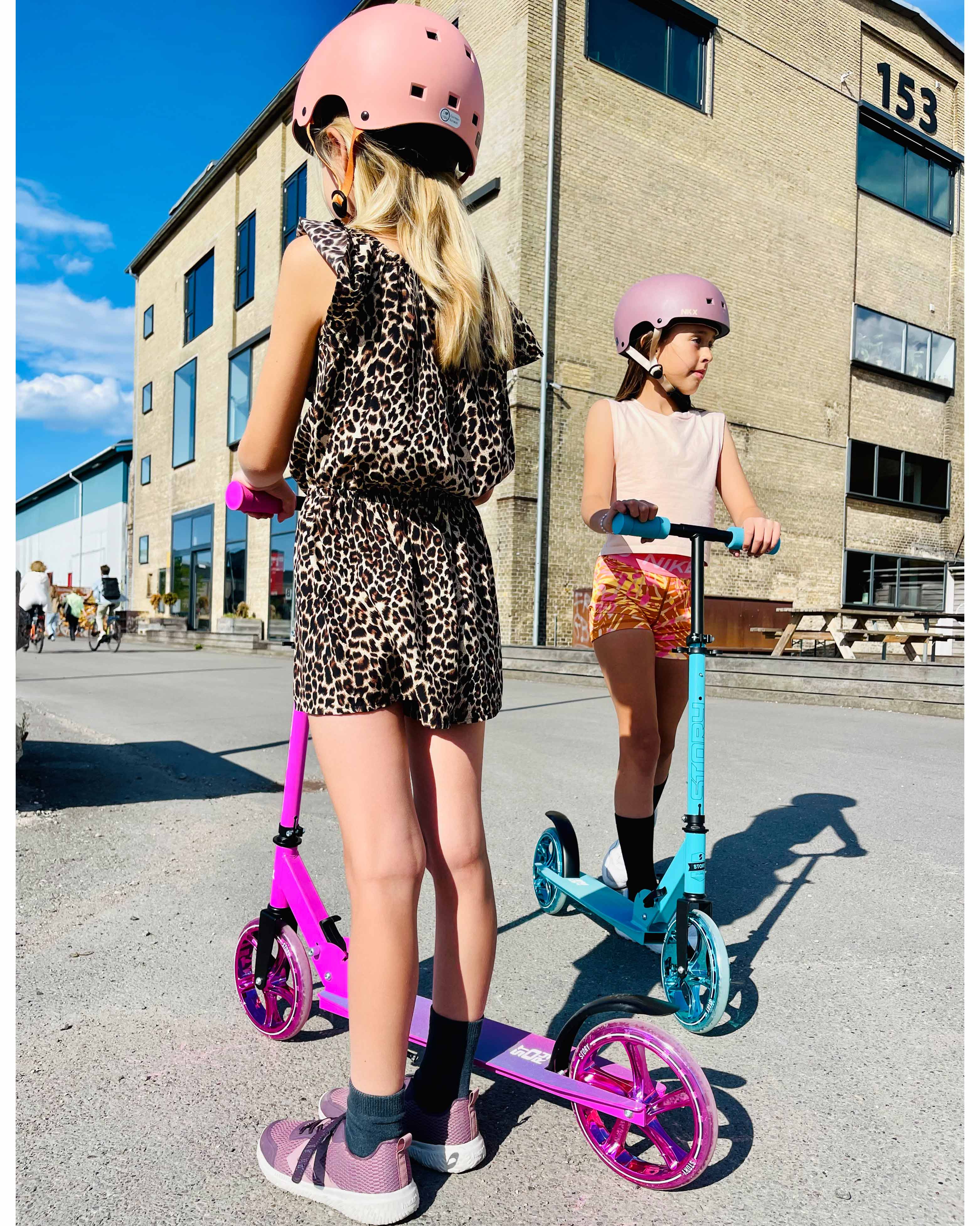 Story Lux Adjustable Kids Kick Scooter