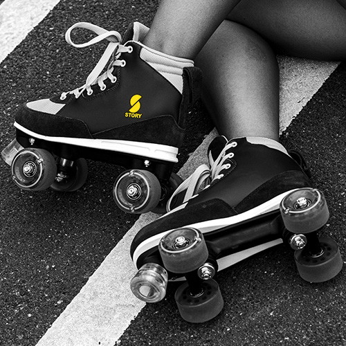 Side-by-side skates
